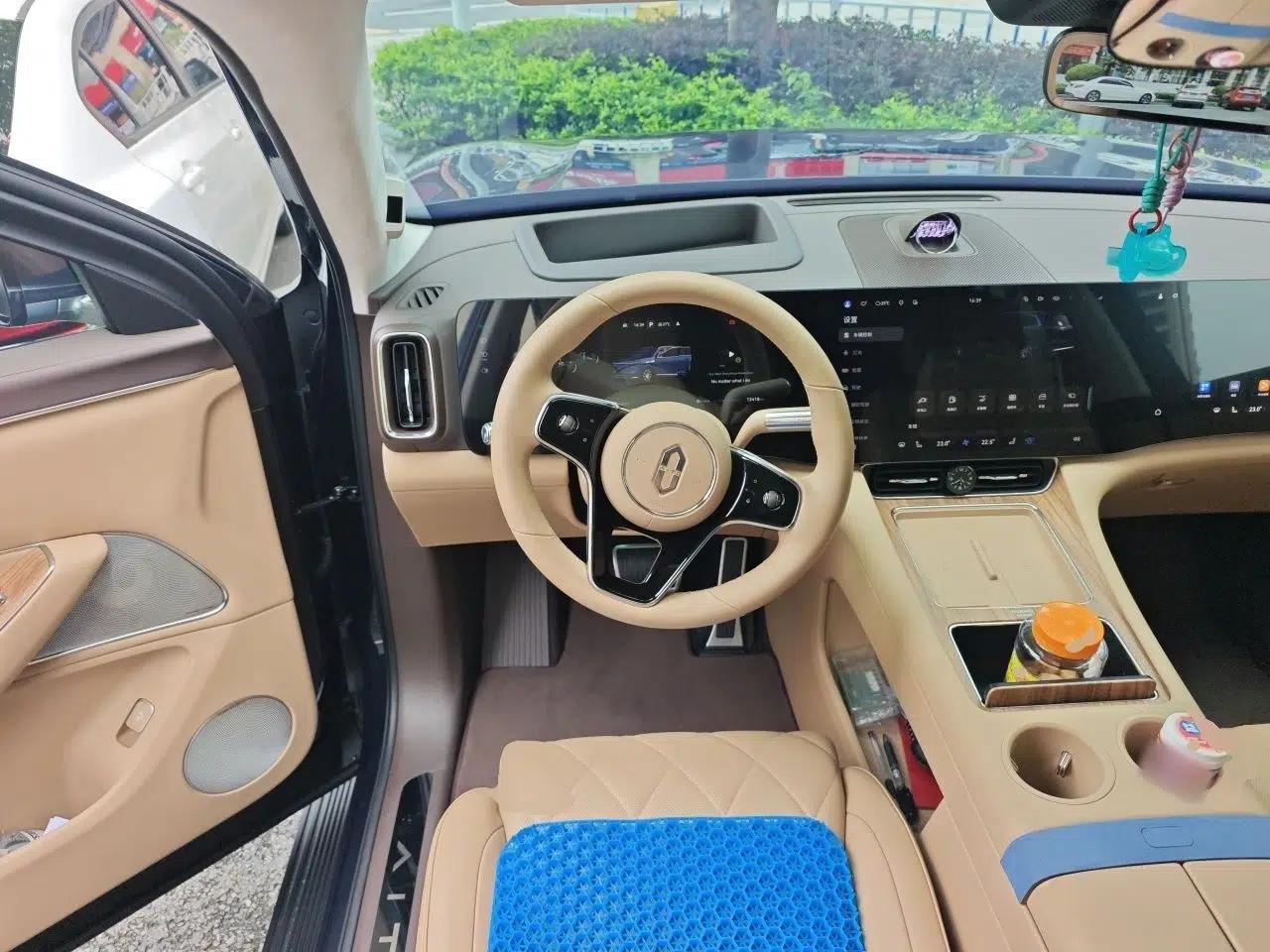 Hima AITO M8 2025 Extended-Range Max+ Version 53.4 kWh 6-Seater Edition — миниатюра 11