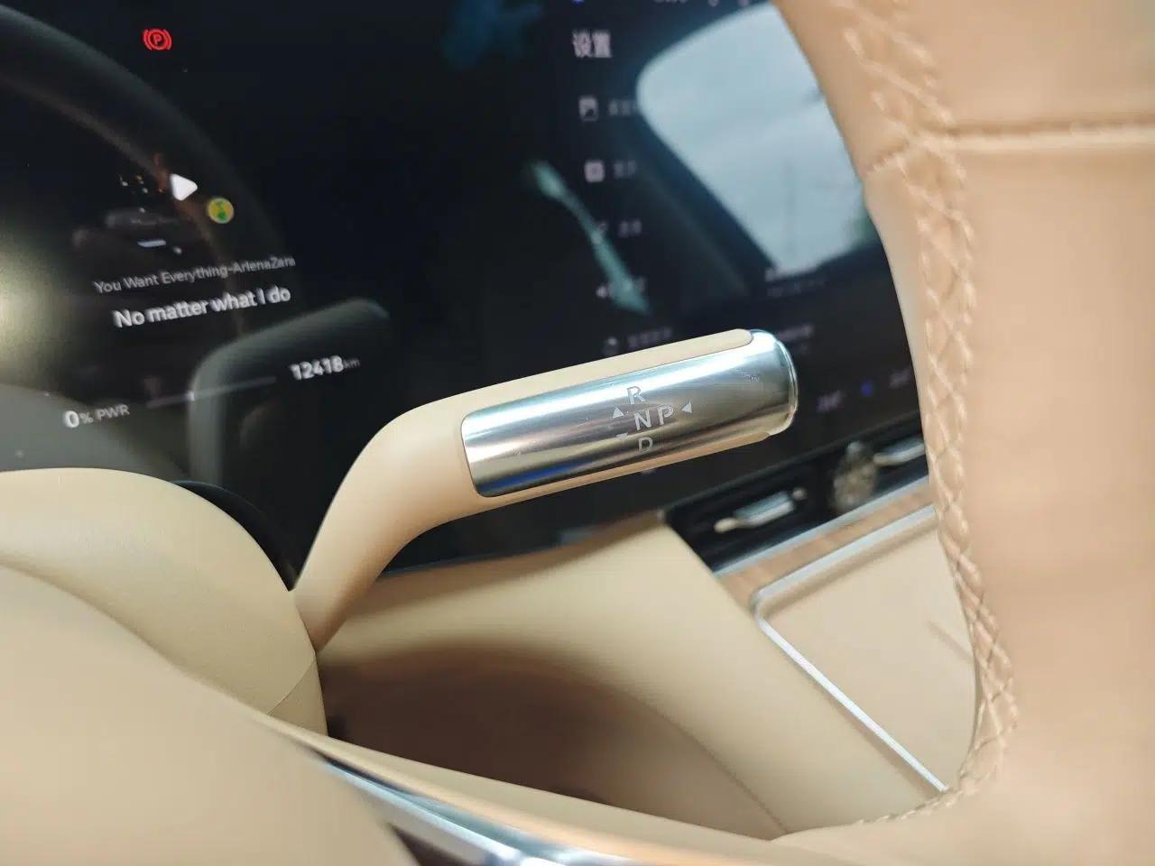 Hima AITO M8 2025 Extended-Range Max+ Version 53.4 kWh 6-Seater Edition — миниатюра 15