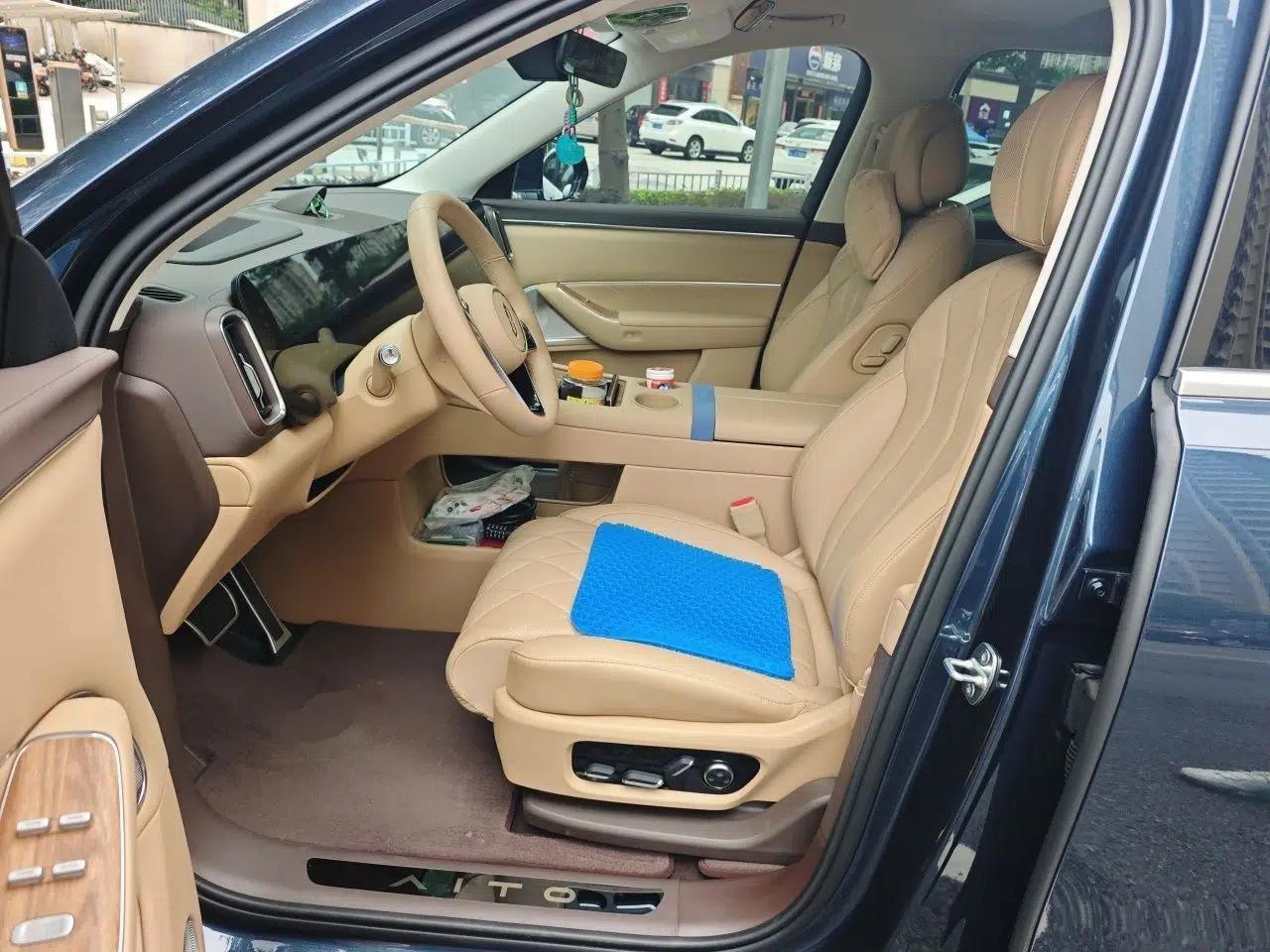 Hima AITO M8 2025 Extended-Range Max+ Version 53.4 kWh 6-Seater Edition — миниатюра 16
