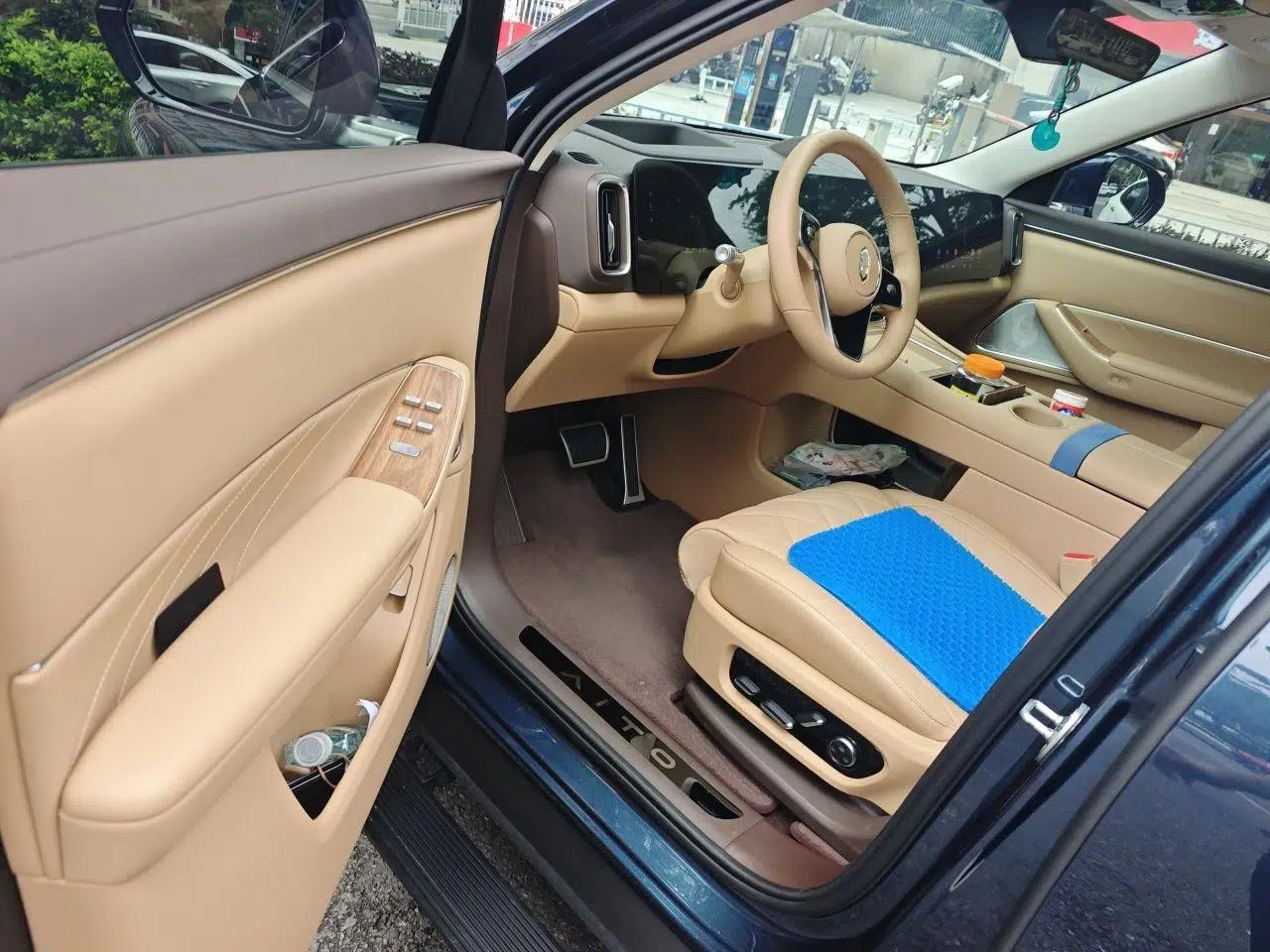 Hima AITO M8 2025 Extended-Range Max+ Version 53.4 kWh 6-Seater Edition — миниатюра 17
