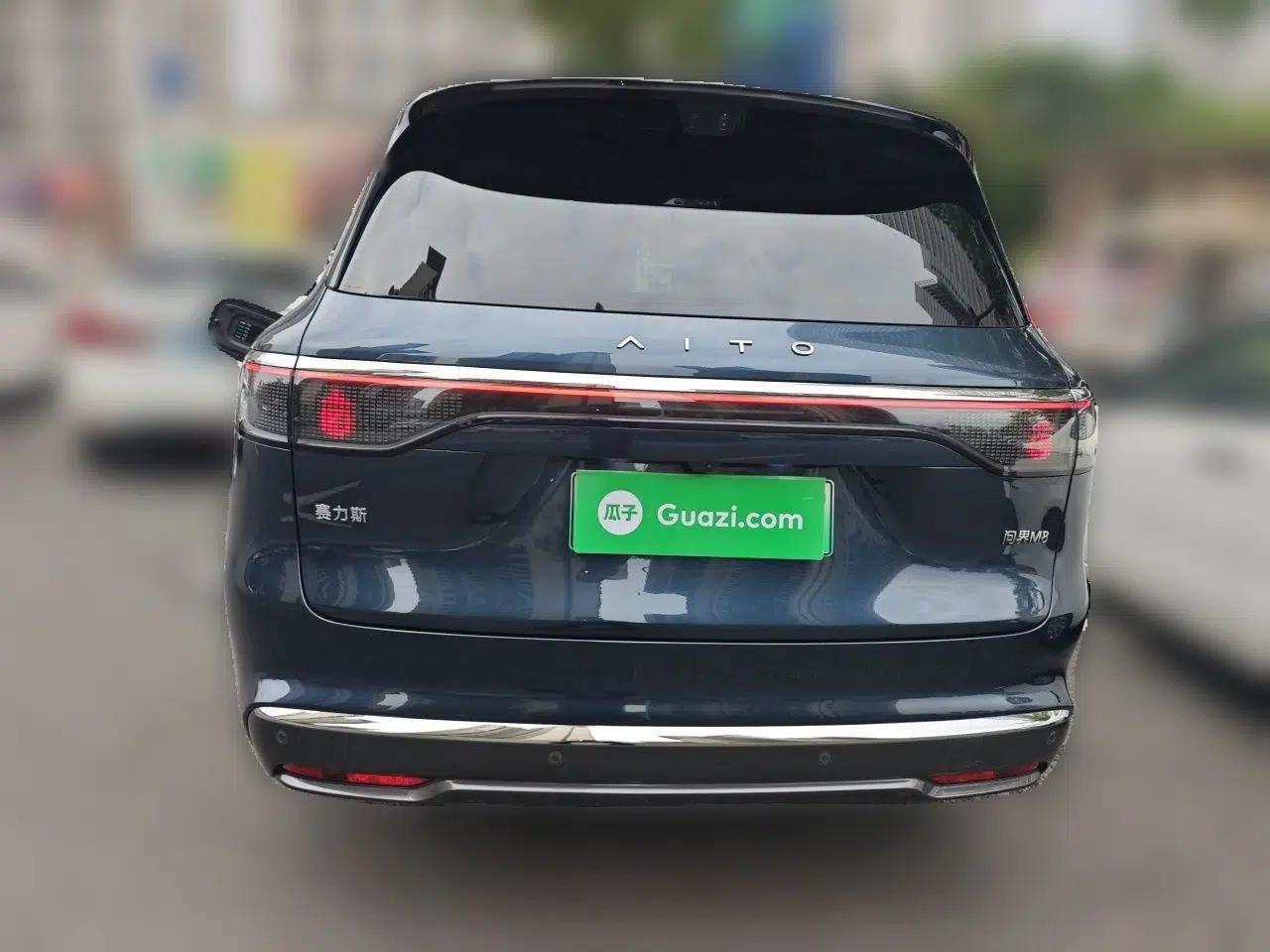 Hima AITO M8 2025 Extended-Range Max+ Version 53.4 kWh 6-Seater Edition — миниатюра 5
