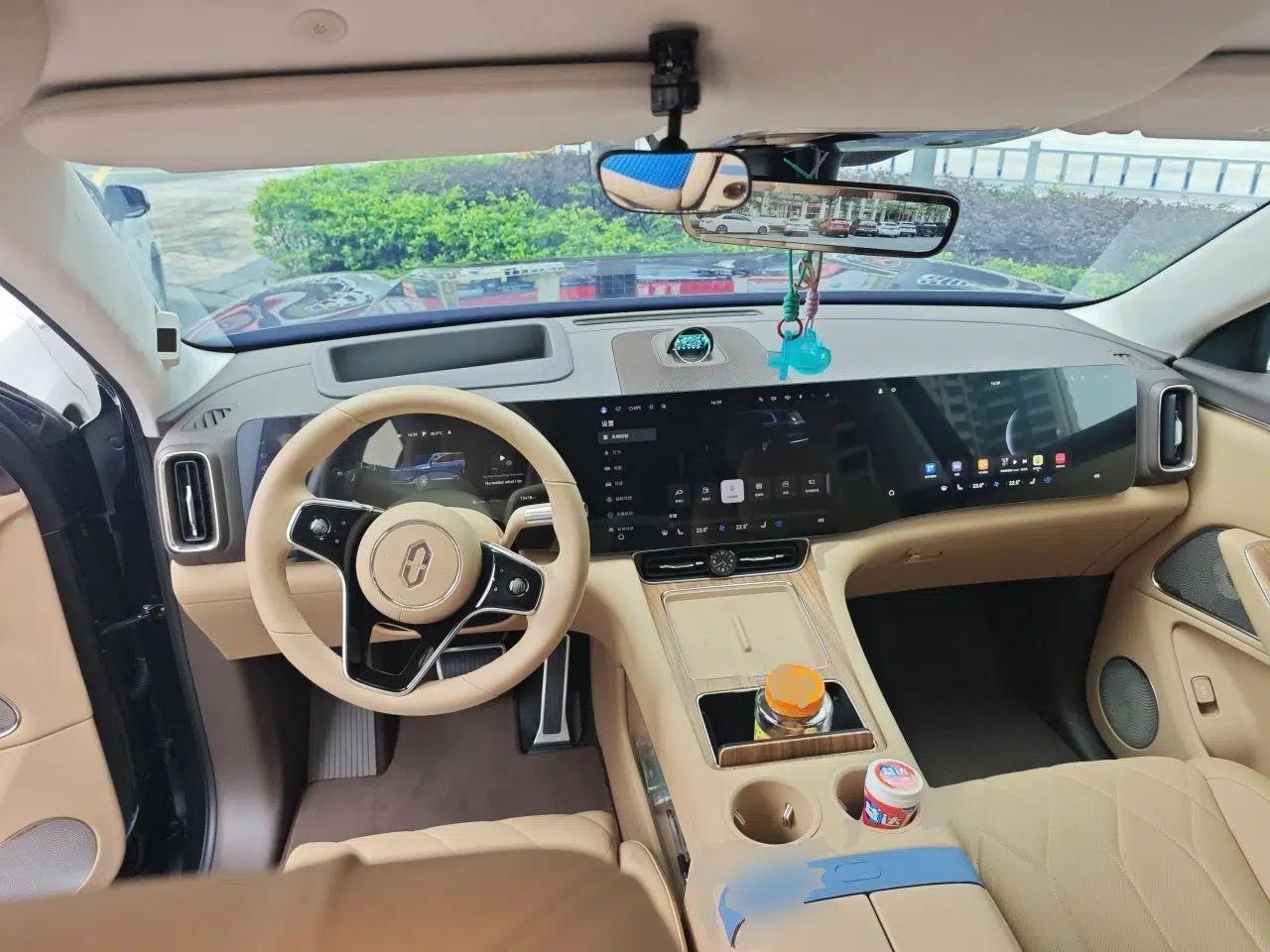 Hima AITO M8 2025 Extended-Range Max+ Version 53.4 kWh 6-Seater Edition — миниатюра 10