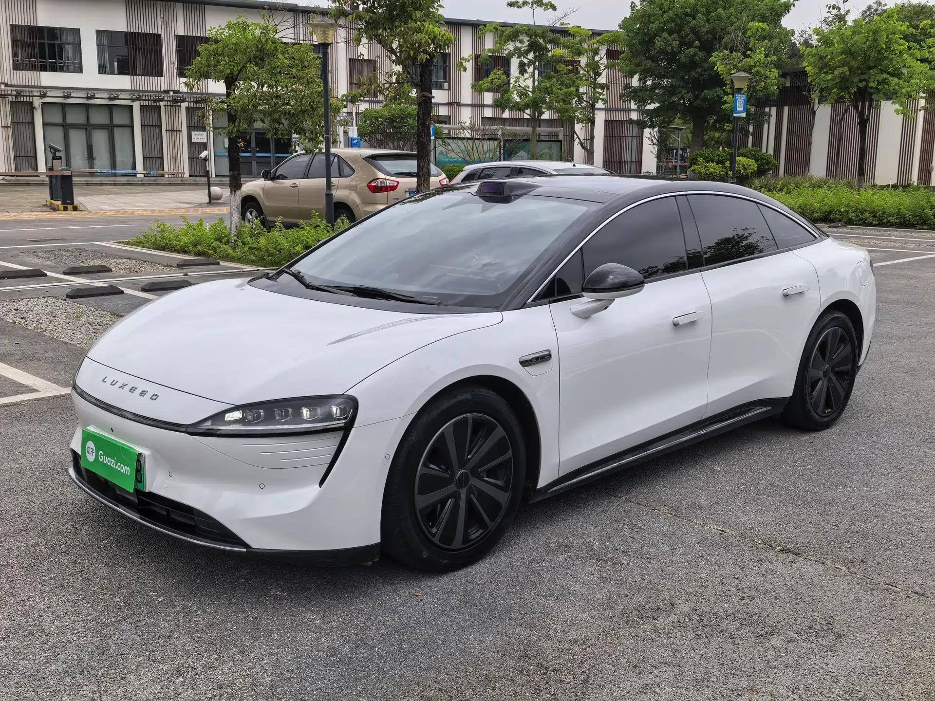 Hima Luxeed S7 2024 Max Rear-Drive Long-Range Intelligent Driving Version — миниатюра 1
