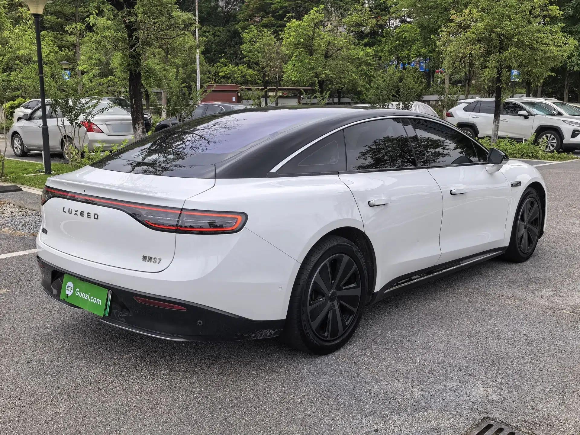 Hima Luxeed S7 2024 Max Rear-Drive Long-Range Intelligent Driving Version — миниатюра 6