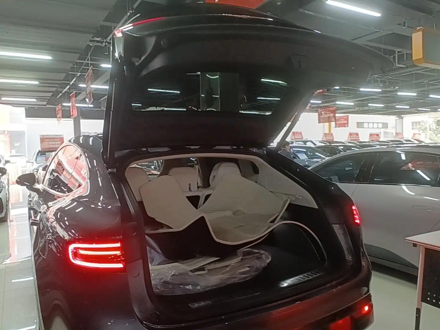 Hima Luxeed R7 2024 All-Electric 667 km Max — миниатюра 22