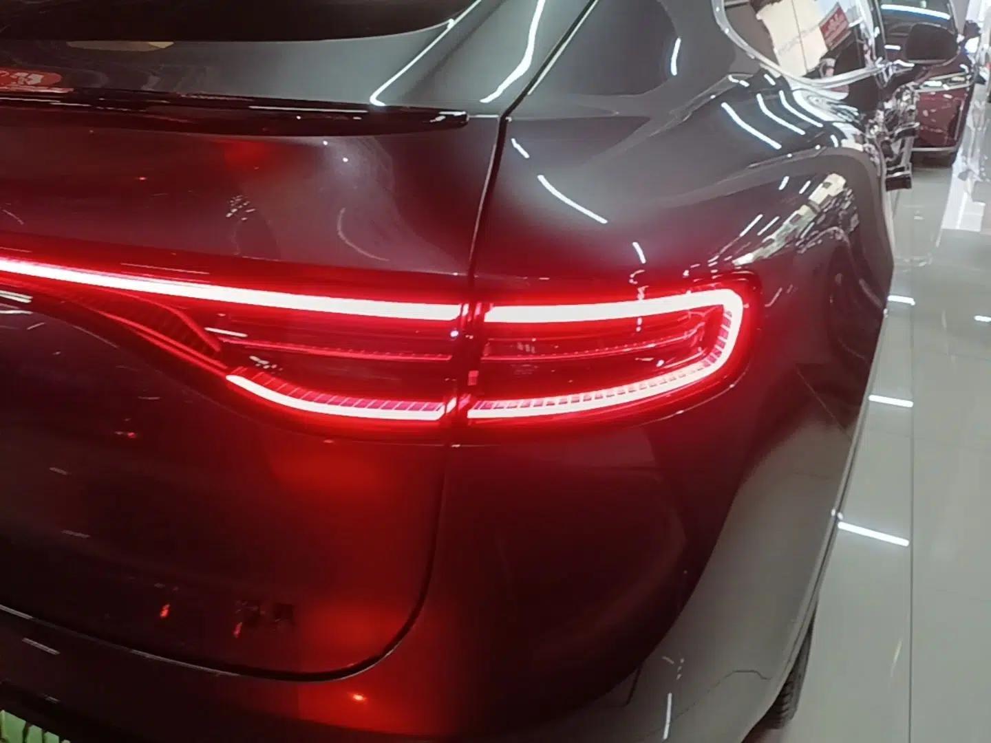 Hima Luxeed R7 2024 All-Electric 667 km Max — миниатюра 7
