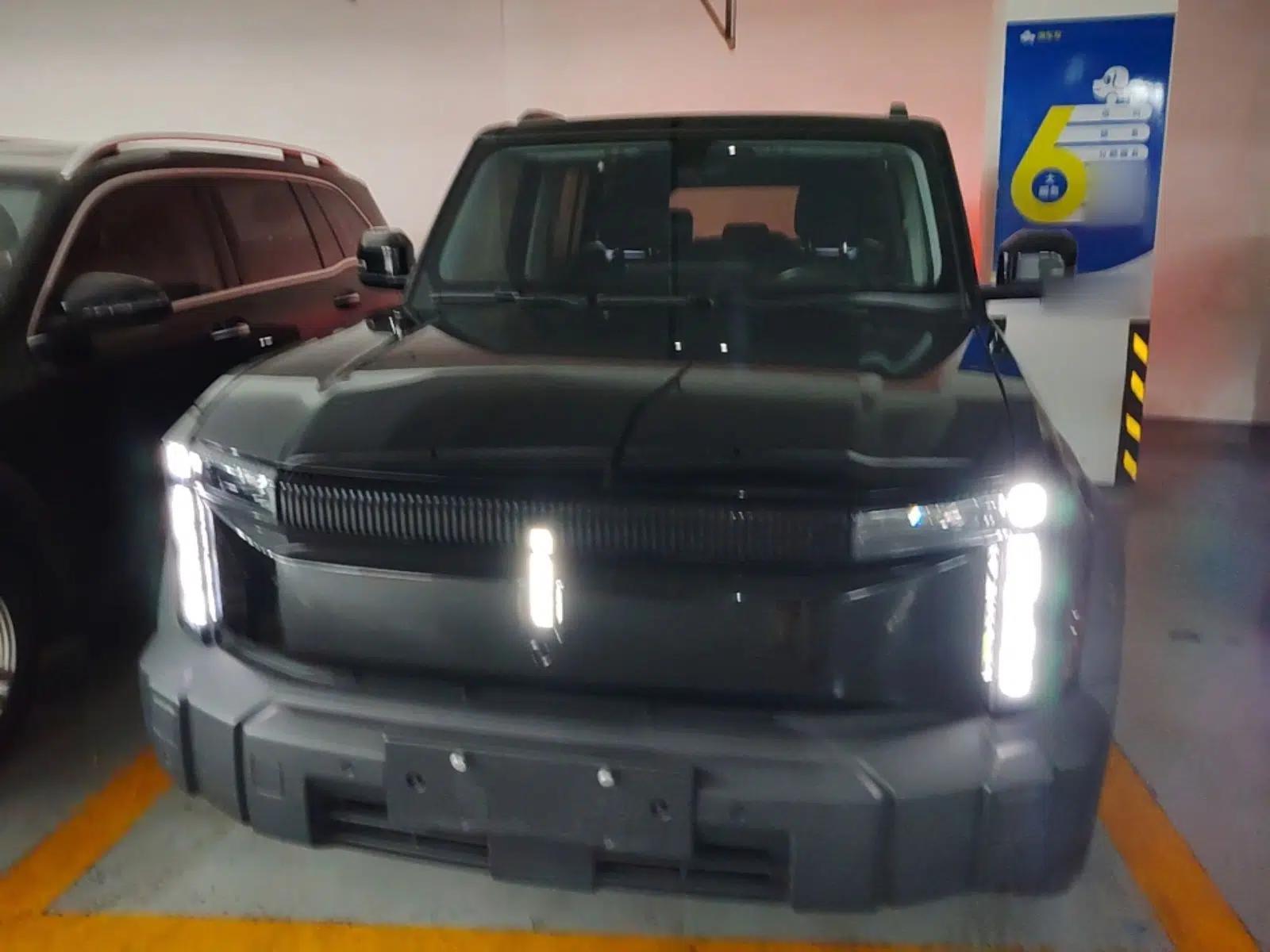 iCAR 03 2024 401km Range Two-Wheel Drive Standard Yuechao Version — миниатюра 2