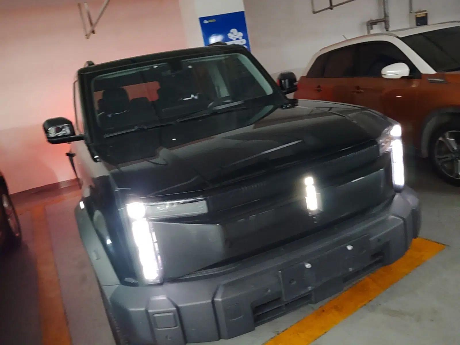 iCAR 03 2024 401km Range Two-Wheel Drive Standard Yuechao Version — миниатюра 3
