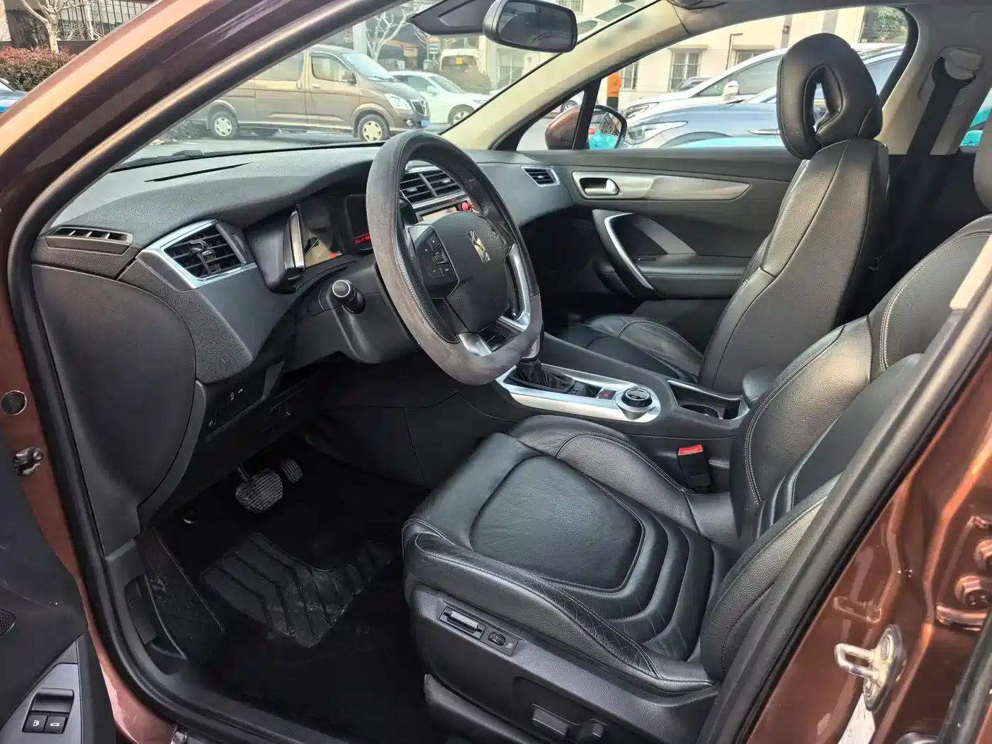 DS 6 2016 1.6T Luxury Edition THP160 — миниатюра 11