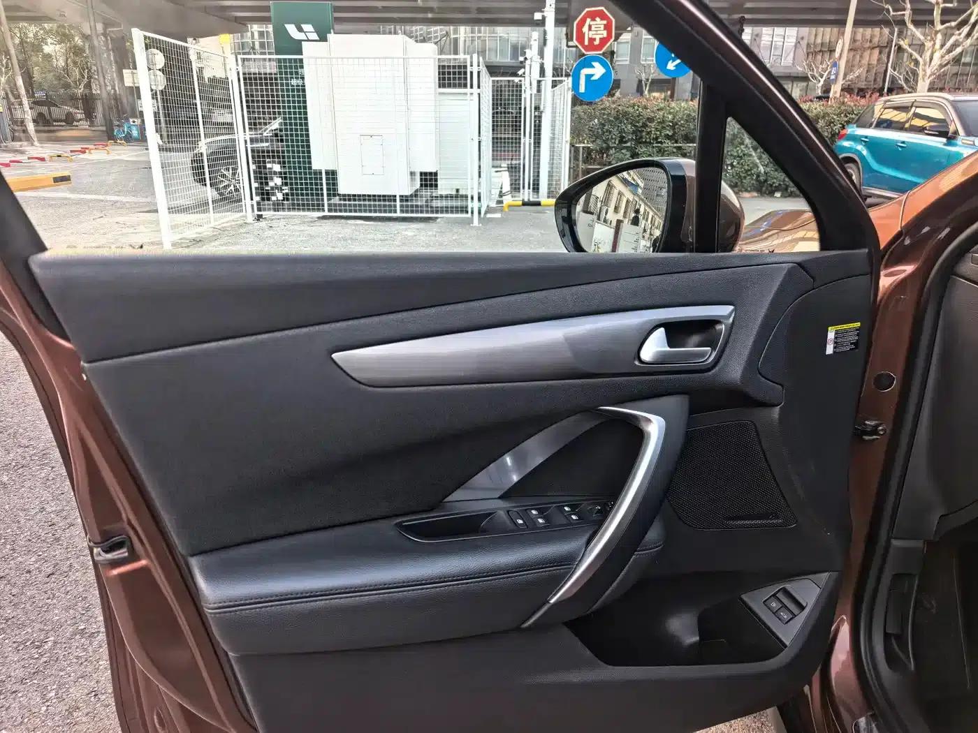 DS 6 2016 1.6T Luxury Edition THP160 — миниатюра 12