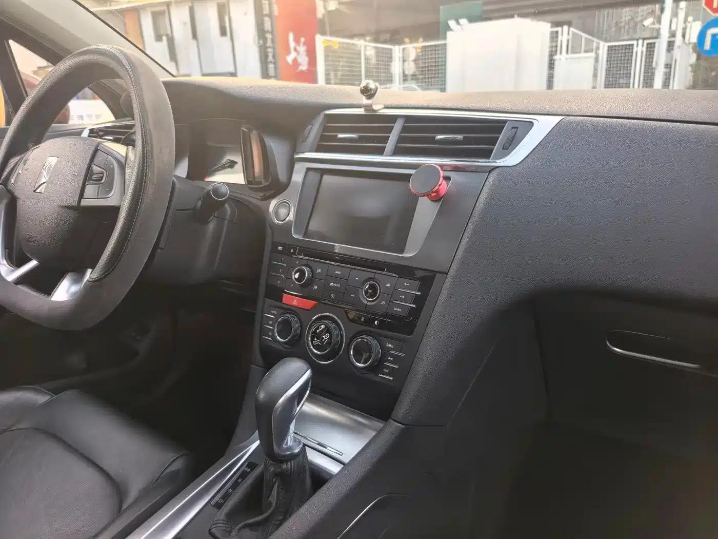 DS 6 2016 1.6T Luxury Edition THP160 — миниатюра 22