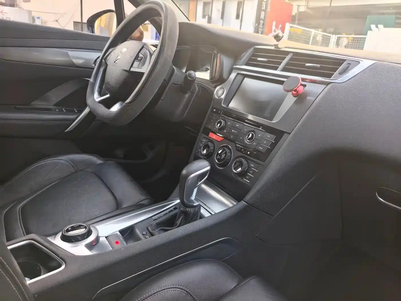 DS 6 2016 1.6T Luxury Edition THP160 — миниатюра 23