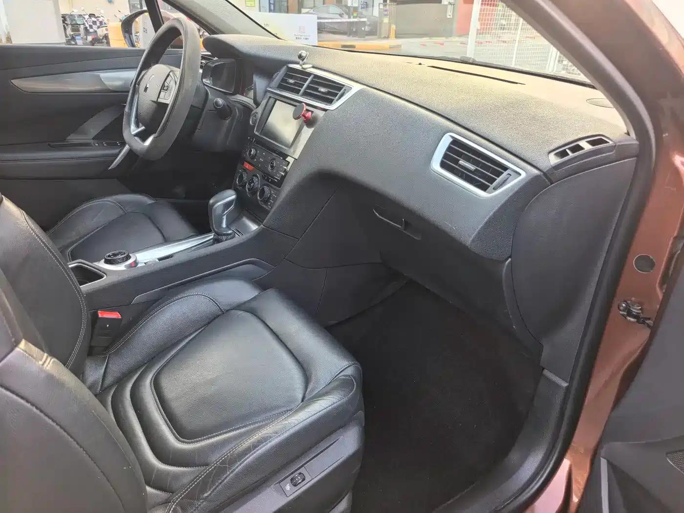 DS 6 2016 1.6T Luxury Edition THP160 — миниатюра 24