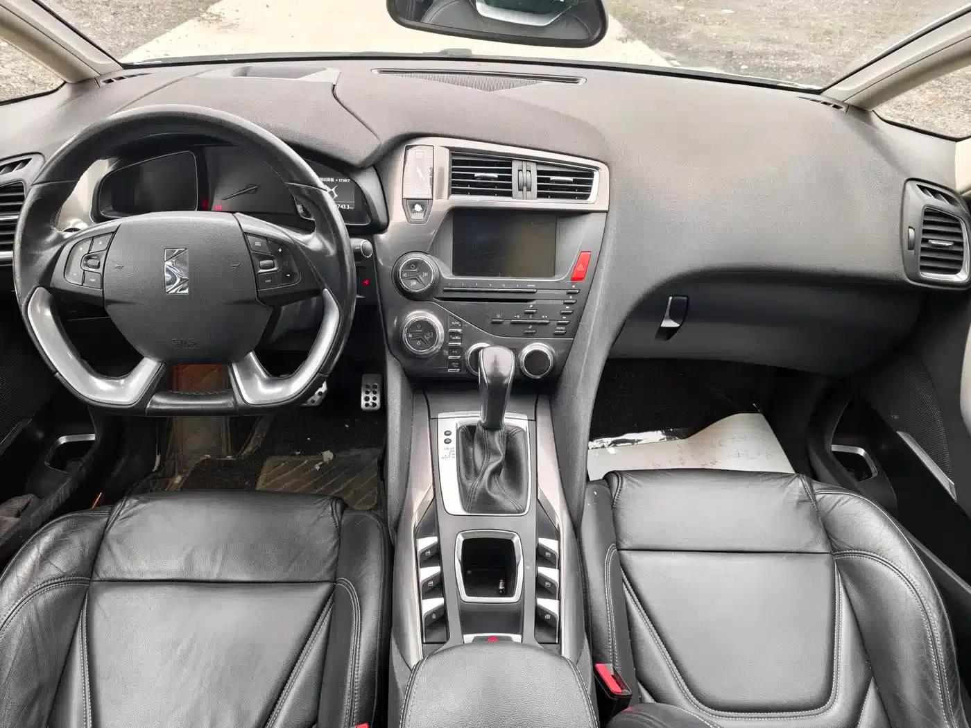 DS 5 2014 1.6T Luxury Edition THP160 — миниатюра 12