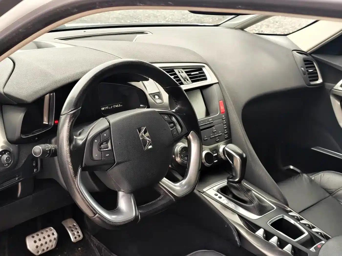 DS 5 2014 1.6T Luxury Edition THP160 — миниатюра 14