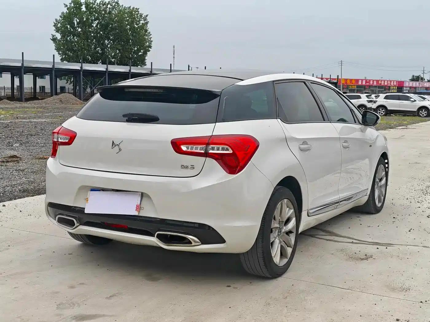 DS 5 2014 1.6T Luxury Edition THP160 — миниатюра 5