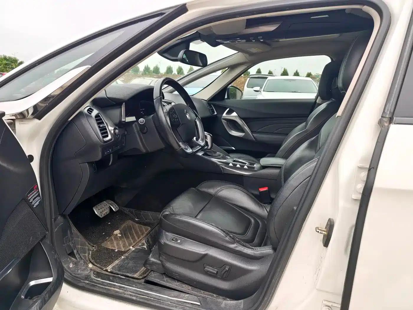 DS 5 2014 1.6T Luxury Edition THP160 — миниатюра 7