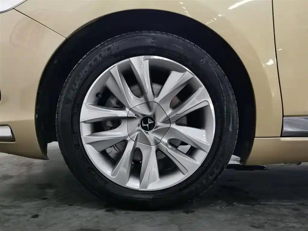 DS 5 2015 1.6T Luxury Edition THP160 — миниатюра 17