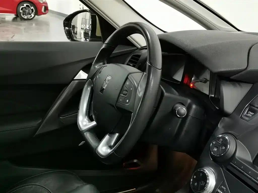 DS 5 2015 1.6T Luxury Edition THP160 — миниатюра 22