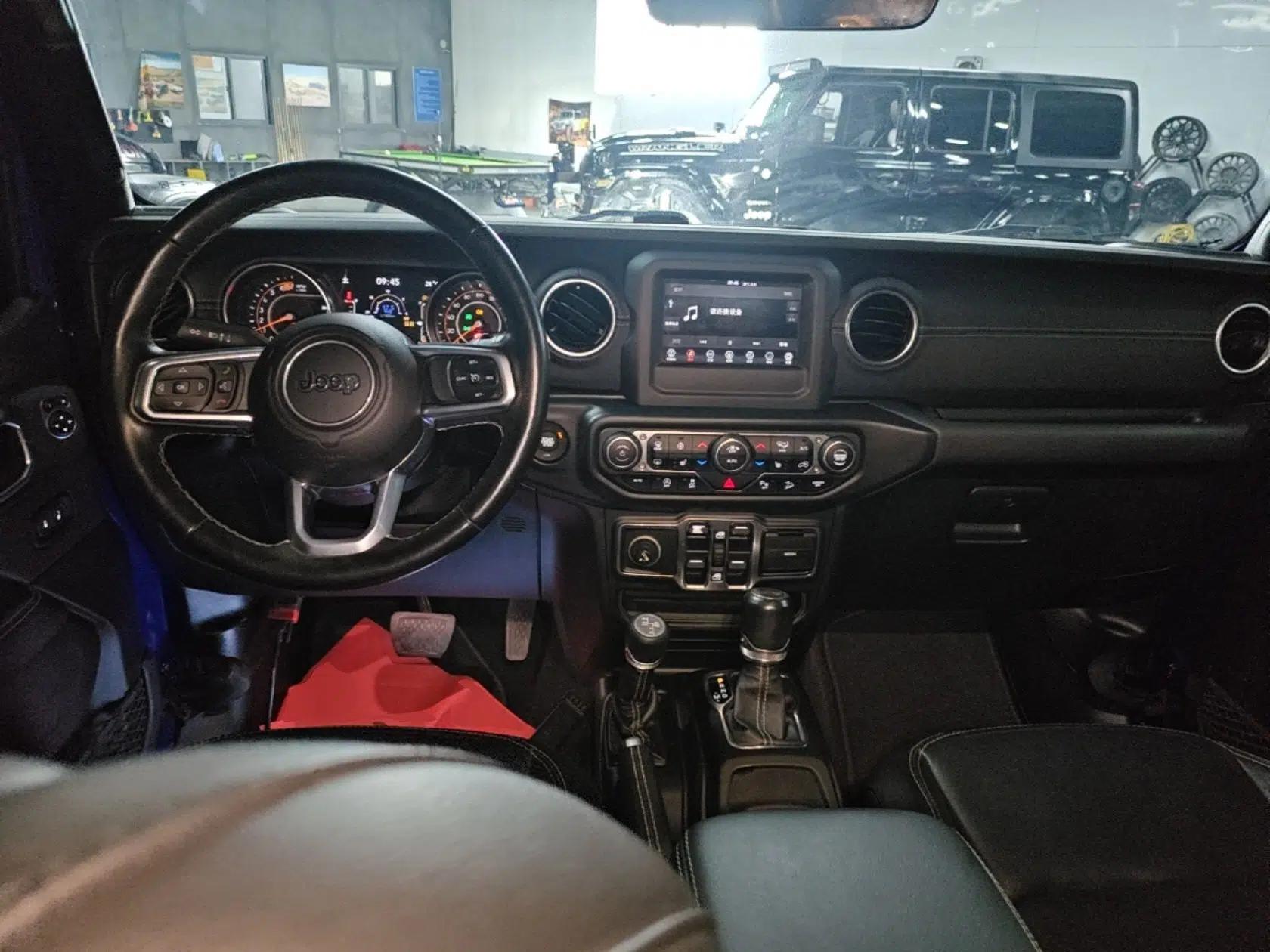 Jeep Wrangler 2019 2.0T Sahara Four-Door Version China VI Emission Standard — миниатюра 13