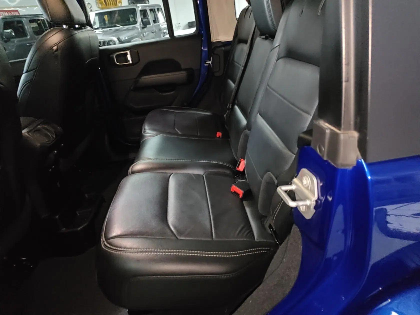 Jeep Wrangler 2019 2.0T Sahara Four-Door Version China VI Emission Standard — миниатюра 20