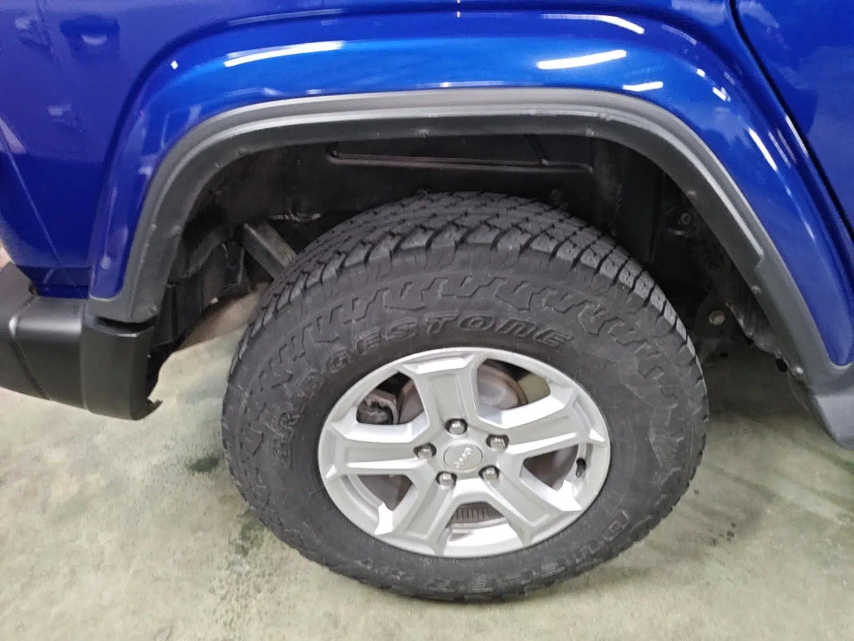Jeep Wrangler 2019 2.0T Sahara Four-Door Version China VI Emission Standard — миниатюра 10