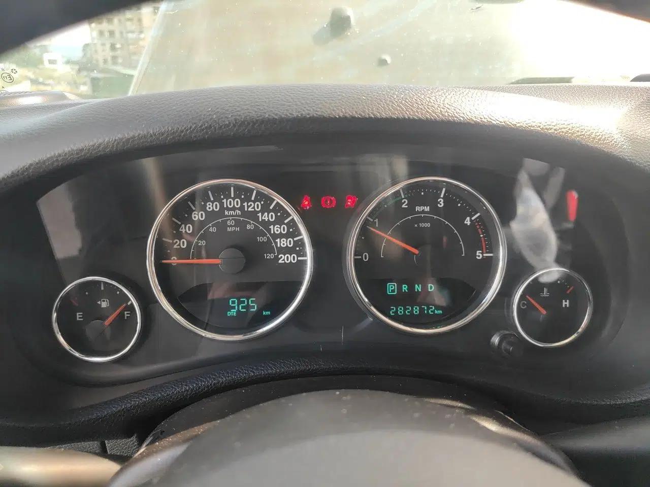 Jeep Wrangler 2014 2.8TD Sahara Four-Door Edition — миниатюра 12
