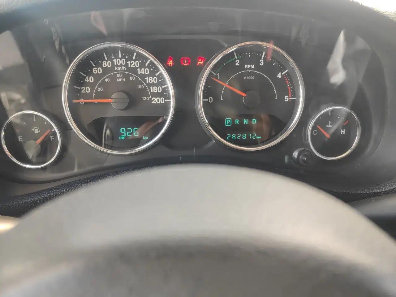 Jeep Wrangler 2014 2.8TD Sahara Four-Door Edition — миниатюра 13