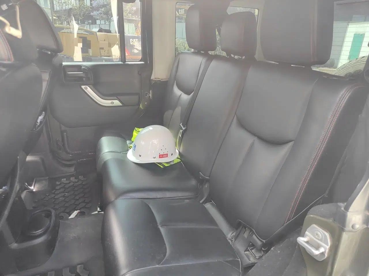 Jeep Wrangler 2014 2.8TD Sahara Four-Door Edition — миниатюра 18