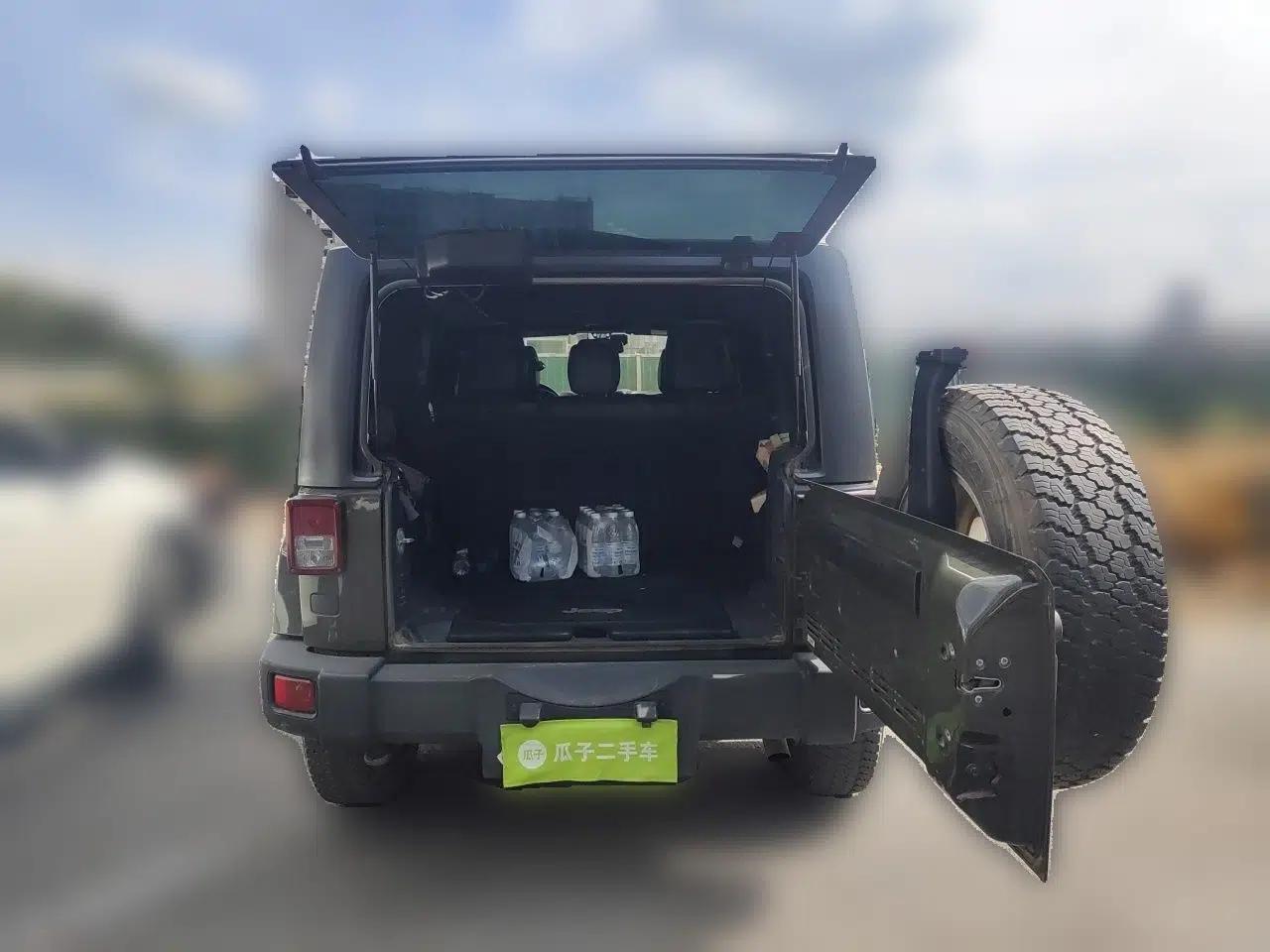 Jeep Wrangler 2014 2.8TD Sahara Four-Door Edition — миниатюра 20