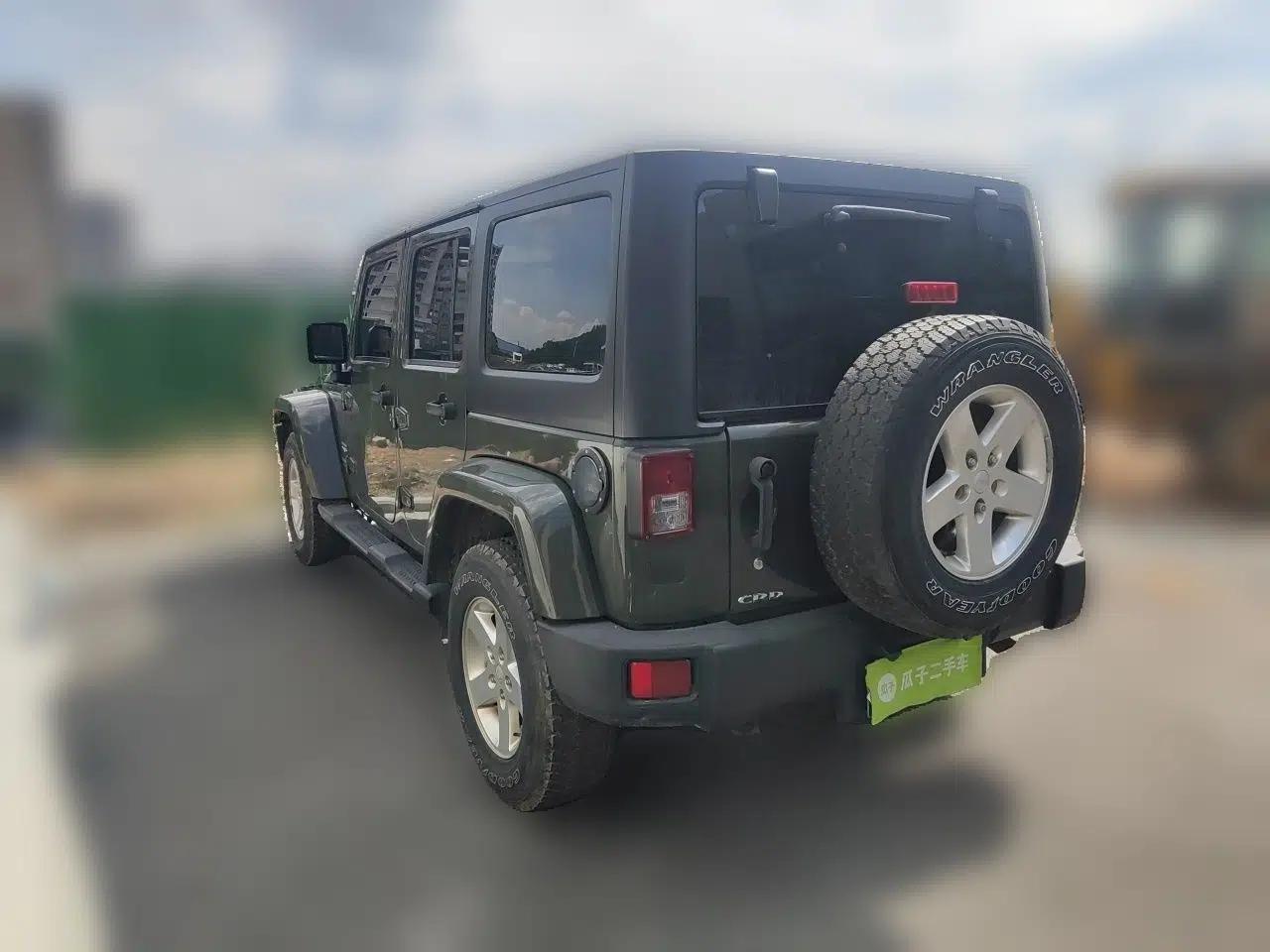 Jeep Wrangler 2014 2.8TD Sahara Four-Door Edition — миниатюра 4