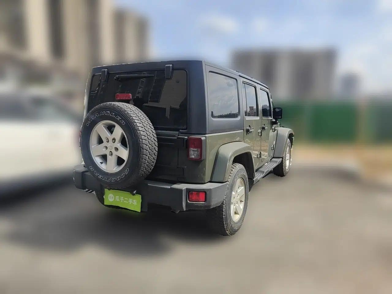 Jeep Wrangler 2014 2.8TD Sahara Four-Door Edition — миниатюра 6