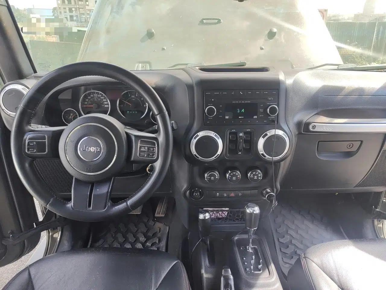Jeep Wrangler 2014 2.8TD Sahara Four-Door Edition — миниатюра 10