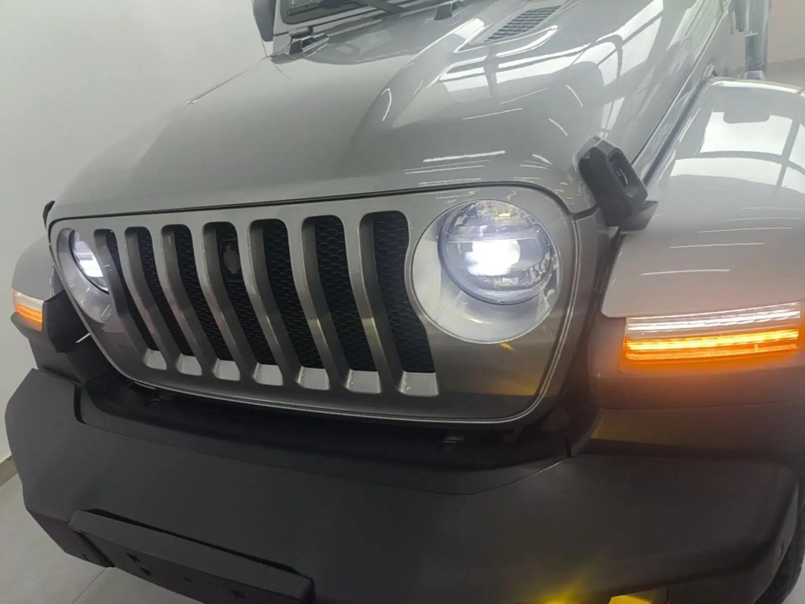 Jeep Wrangler 2019 2.0T Sahara Four-Door Version China VI Emission Standard — миниатюра 2