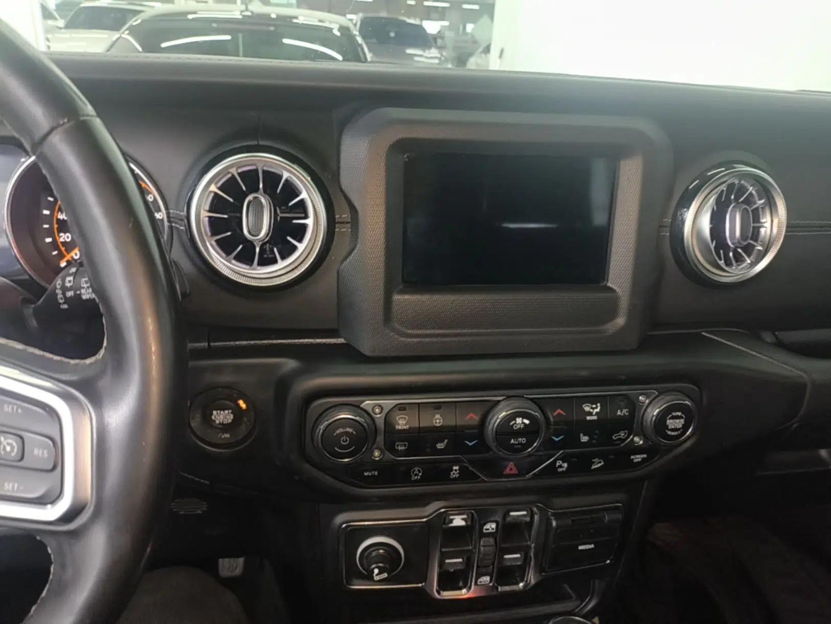 Jeep Wrangler 2019 2.0T Sahara Four-Door Version China VI Emission Standard — миниатюра 15