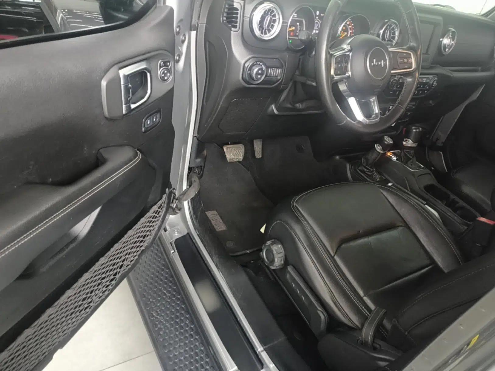 Jeep Wrangler 2019 2.0T Sahara Four-Door Version China VI Emission Standard — миниатюра 18