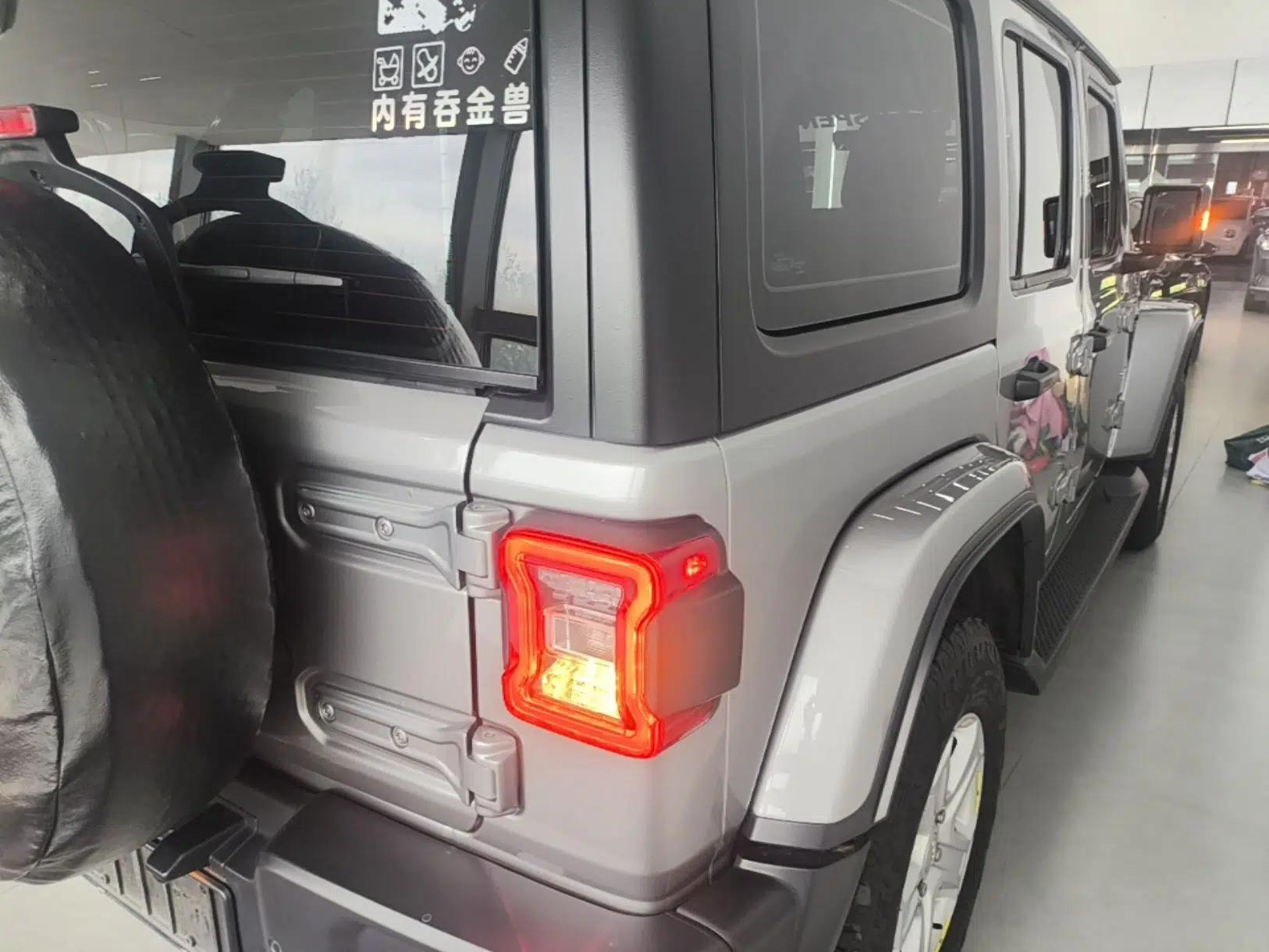 Jeep Wrangler 2019 2.0T Sahara Four-Door Version China VI Emission Standard — миниатюра 4