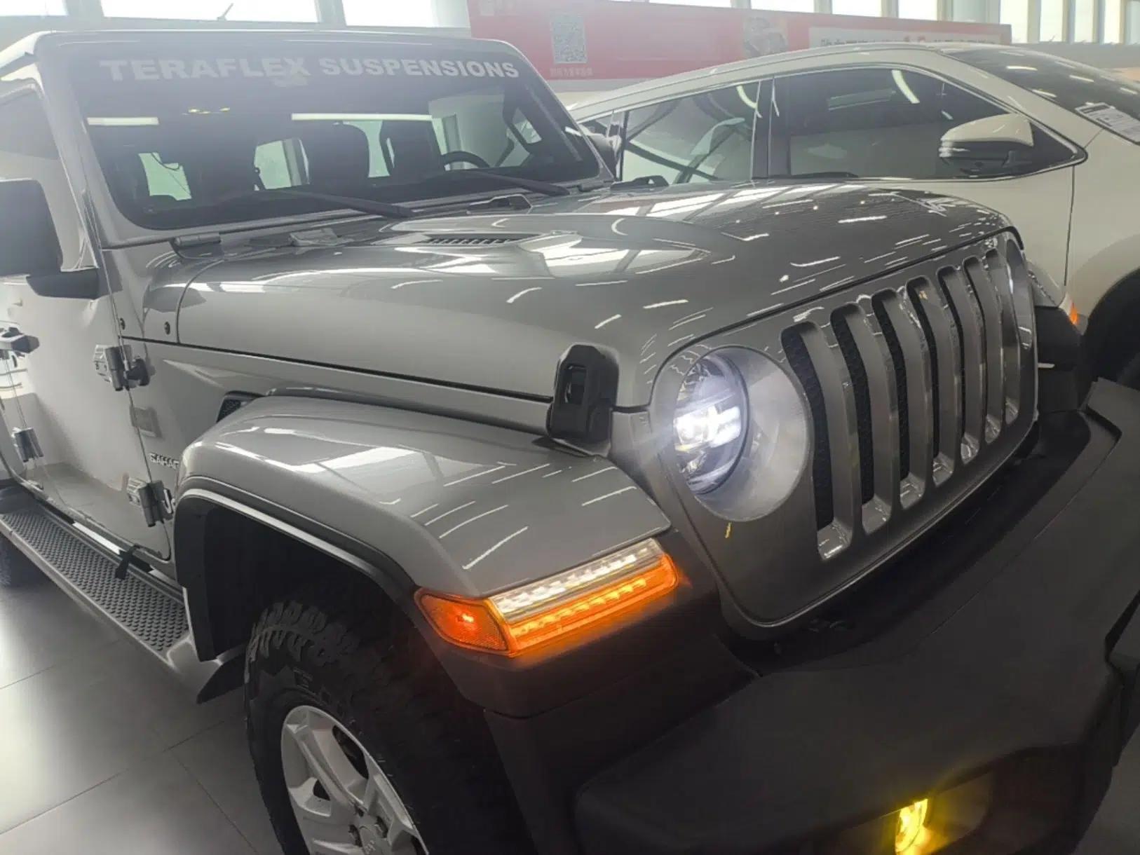 Jeep Wrangler 2019 2.0T Sahara Four-Door Version China VI Emission Standard — миниатюра 6