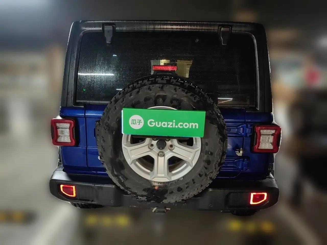 Jeep Wrangler 2018 2.0T Sahara Four-Door Edition — миниатюра 5