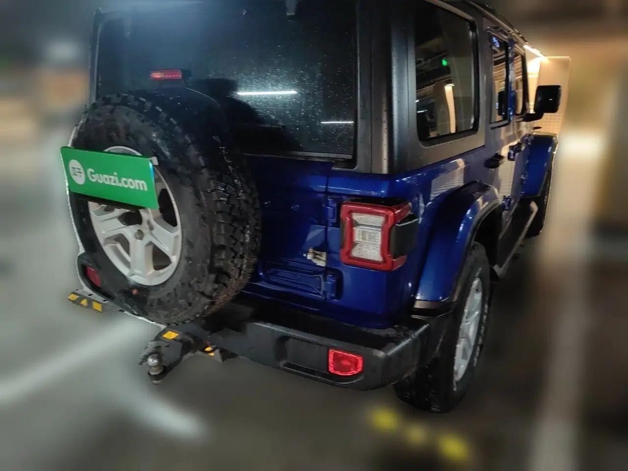 Jeep Wrangler 2018 2.0T Sahara Four-Door Edition — миниатюра 6