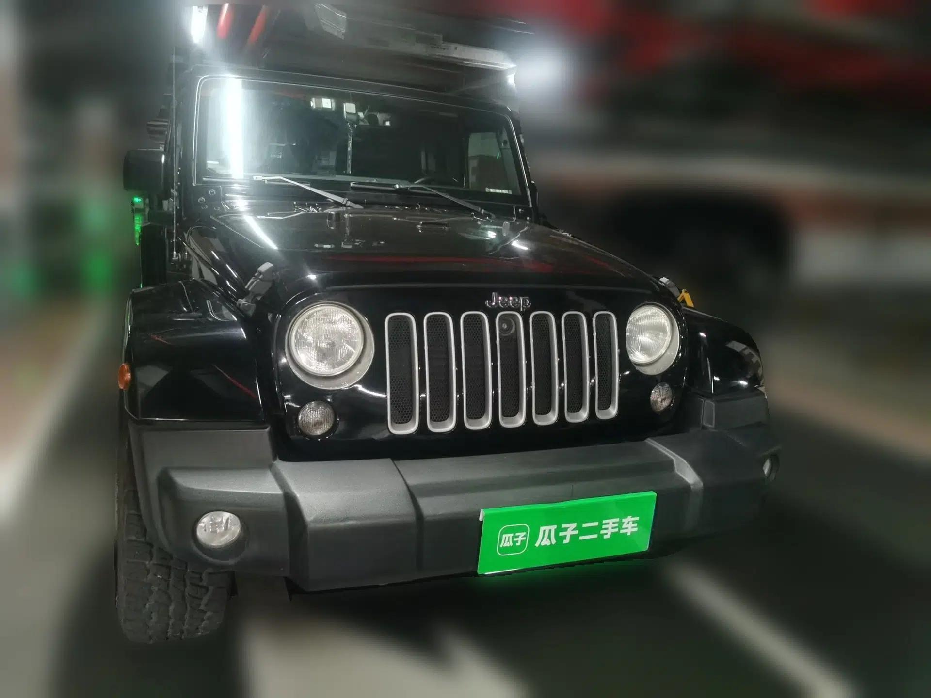 Jeep Wrangler 2015 2.8TD Sahara Four-Door Comfort Edition — миниатюра 2