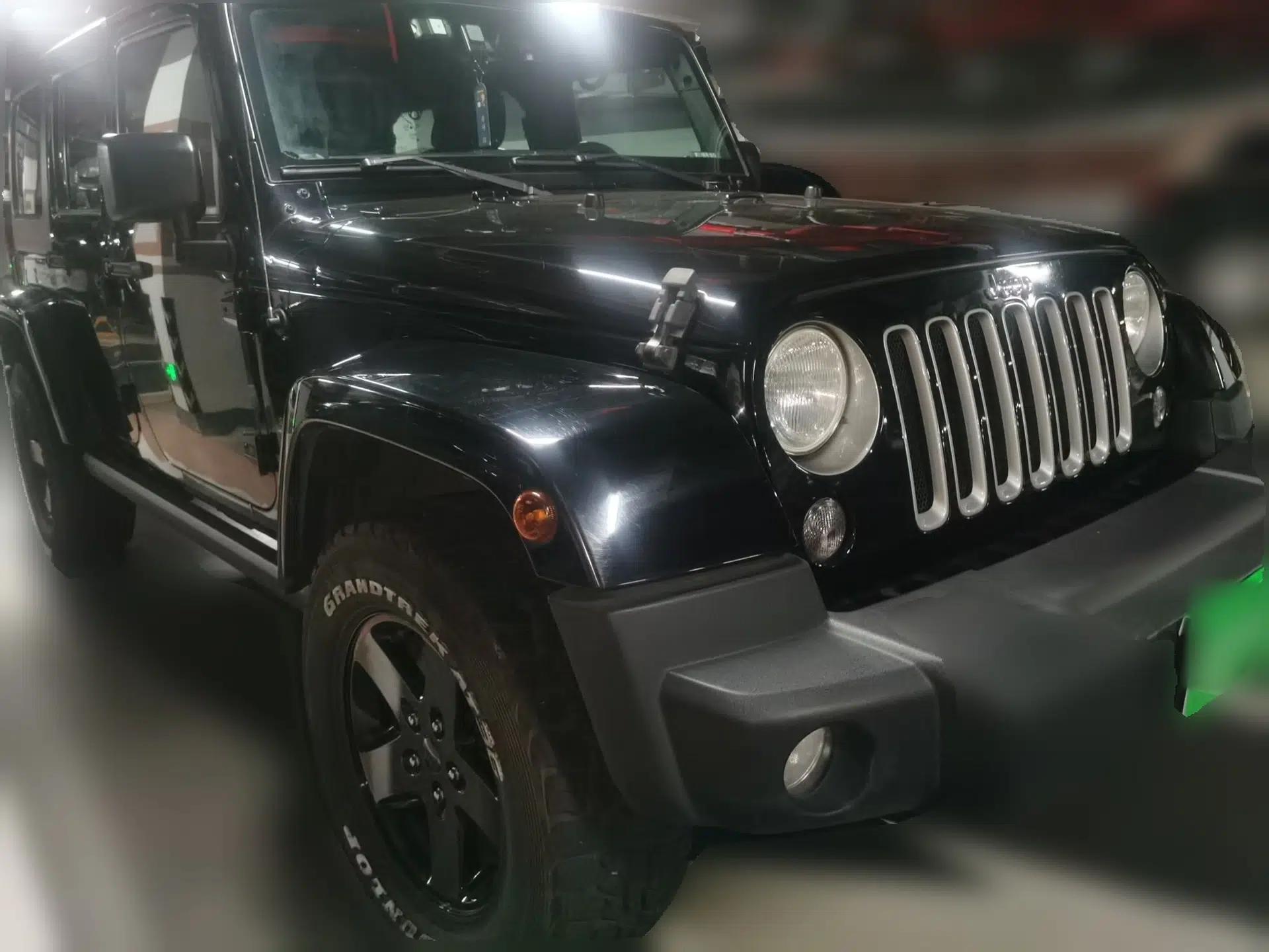 Jeep Wrangler 2015 2.8TD Sahara Four-Door Comfort Edition — миниатюра 3