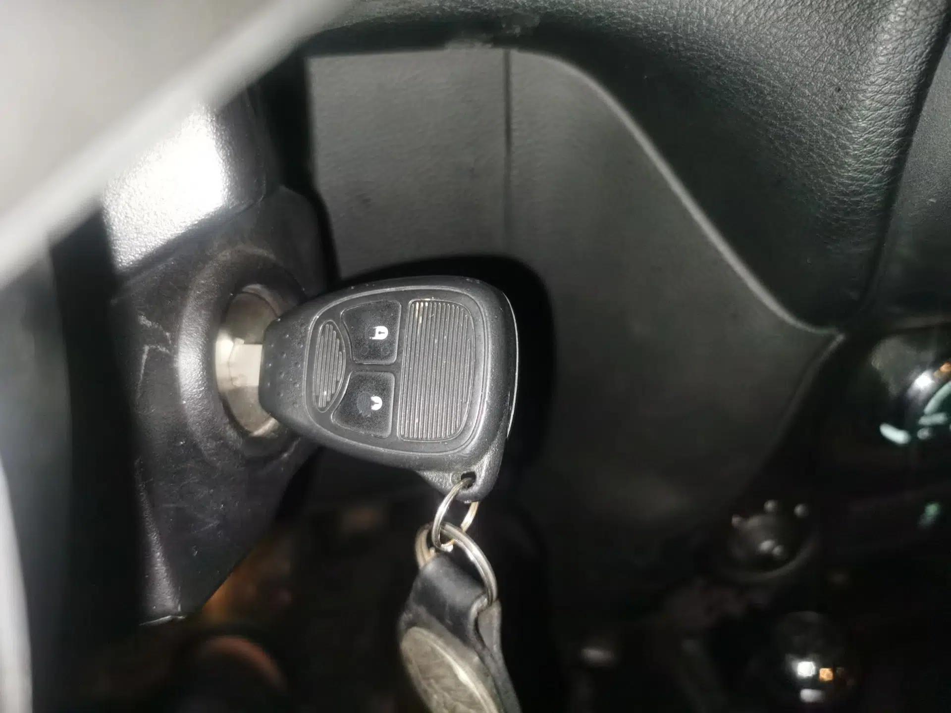 Jeep Wrangler 2015 2.8TD Sahara Four-Door Comfort Edition — миниатюра 9