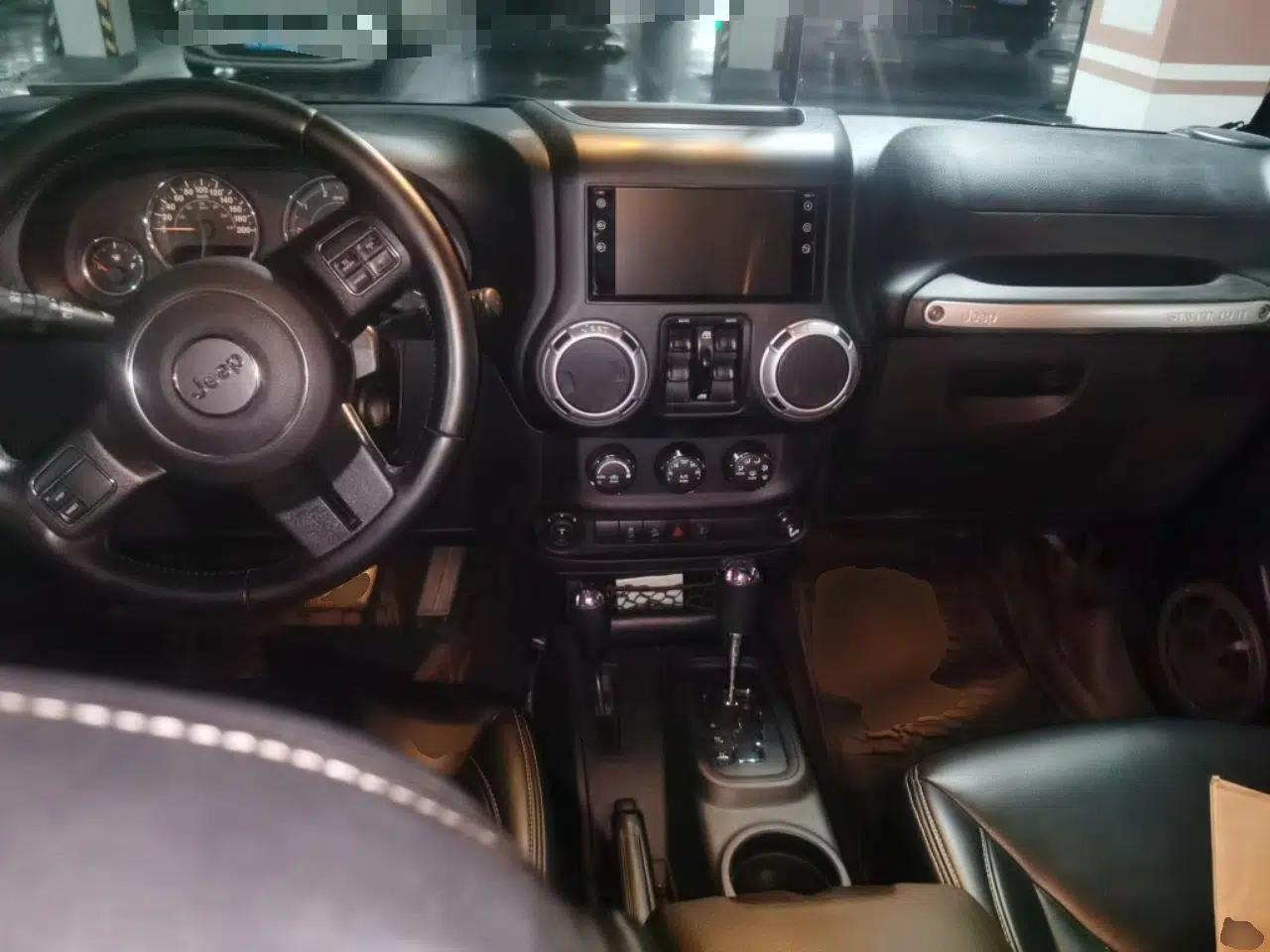 Jeep Wrangler 2015 2.8TD Sahara Four-Door Comfort Edition — миниатюра 10