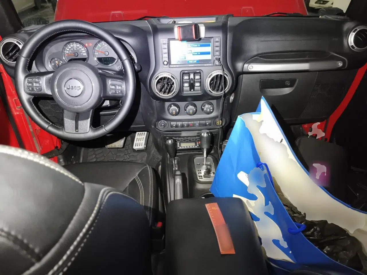 Jeep Wrangler 2017 3.6L Rubicon Four-Door Comfort Edition — миниатюра 10