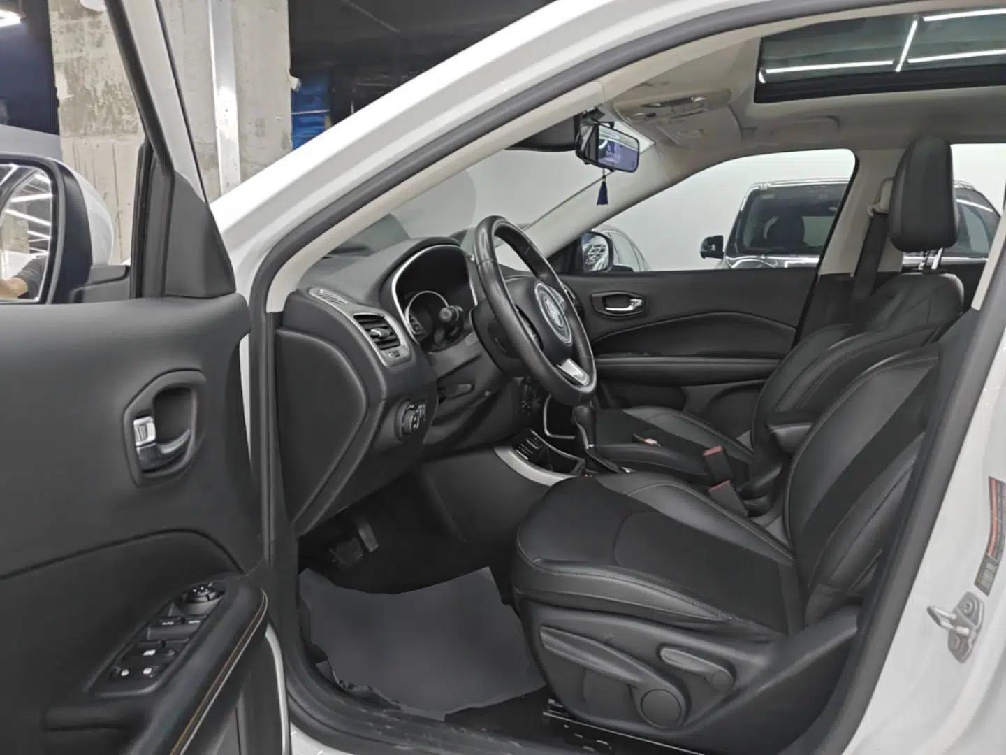 Jeep Compass 2017 200T Automatic Family Edition — миниатюра 18
