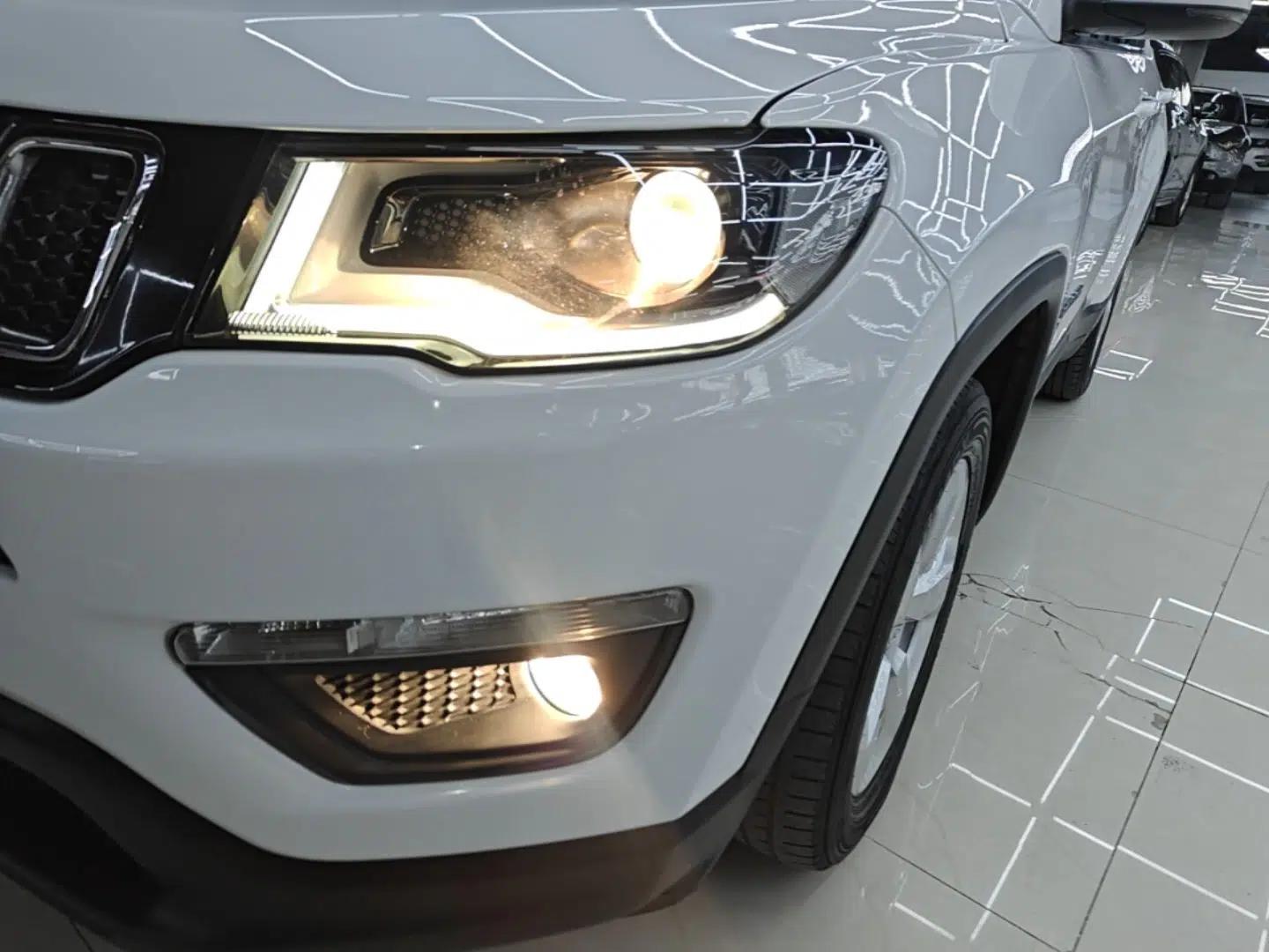 Jeep Compass 2017 200T Automatic Family Edition — миниатюра 9