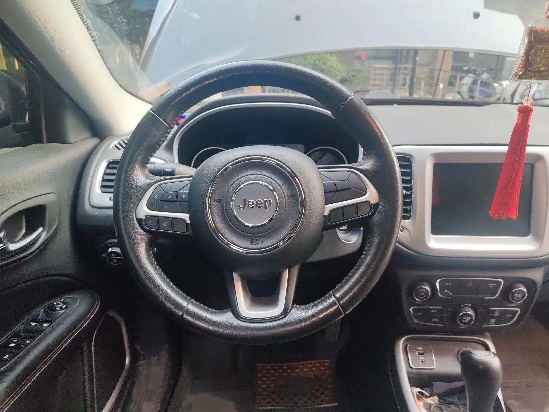 Jeep Compass 2017 200T Automatic Family Edition — миниатюра 9