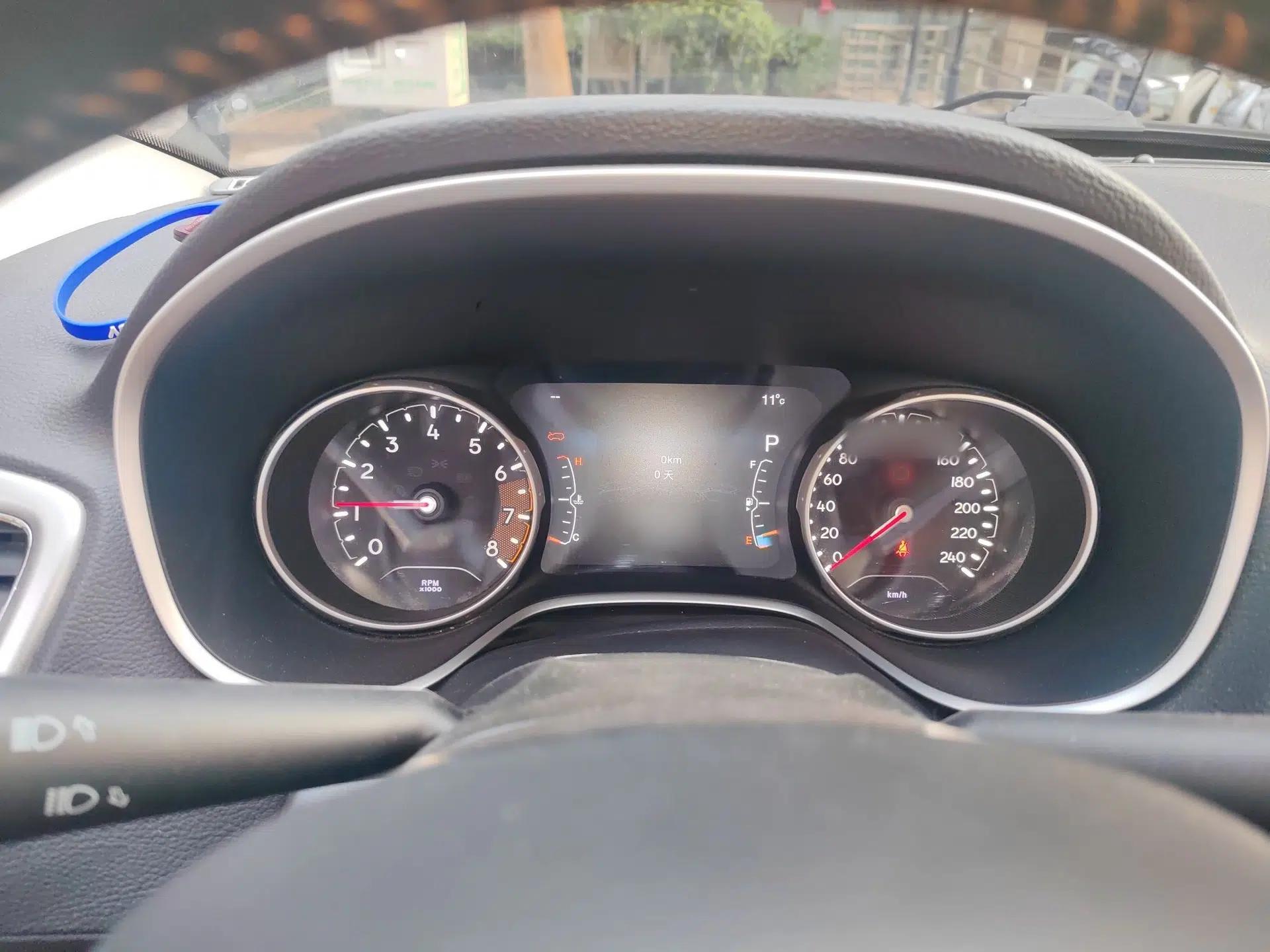 Jeep Compass 2017 200T Automatic Family Edition — миниатюра 10