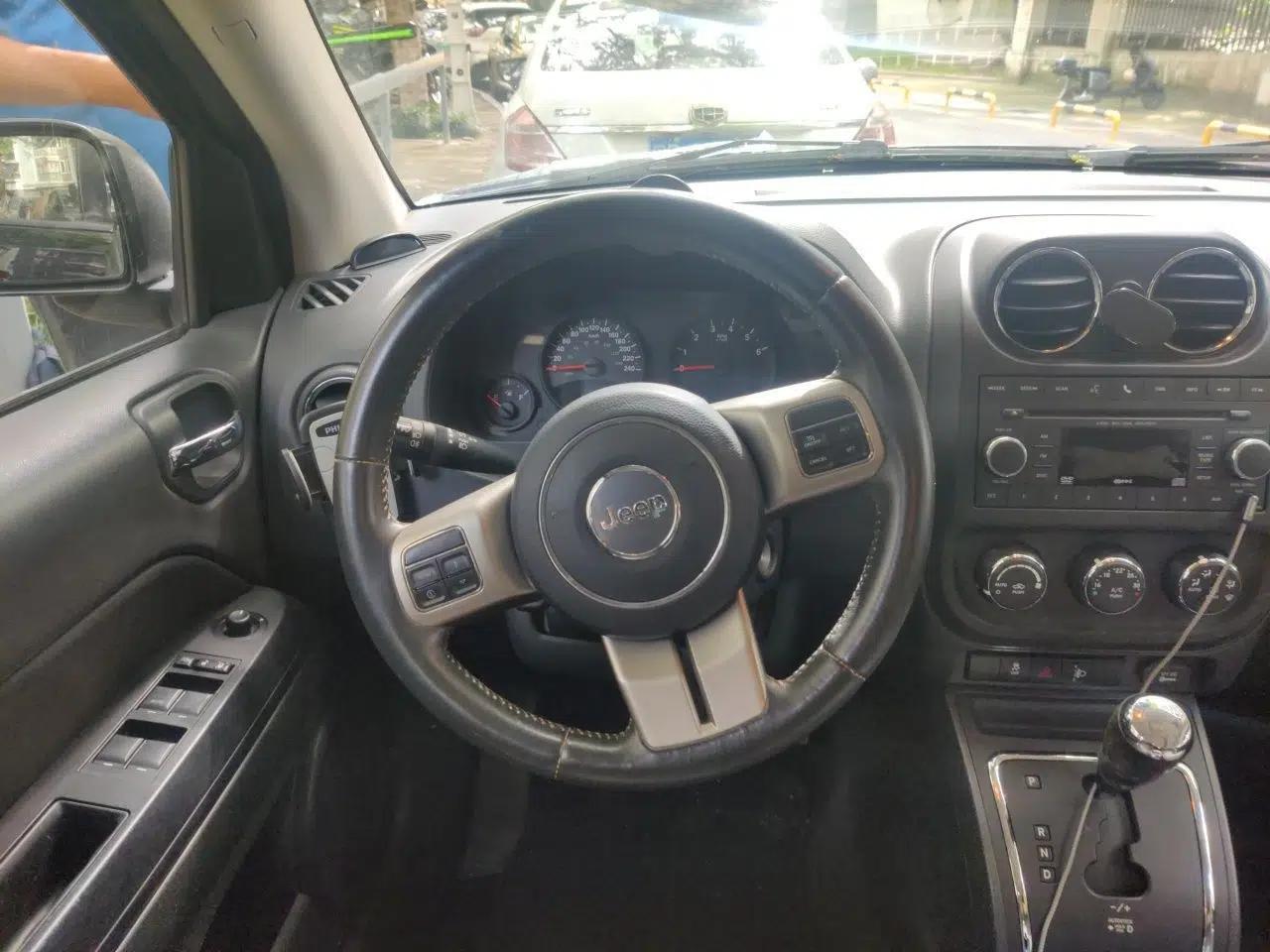 Jeep Compass 2012 2.4L four-wheel-drive sport version — миниатюра 11